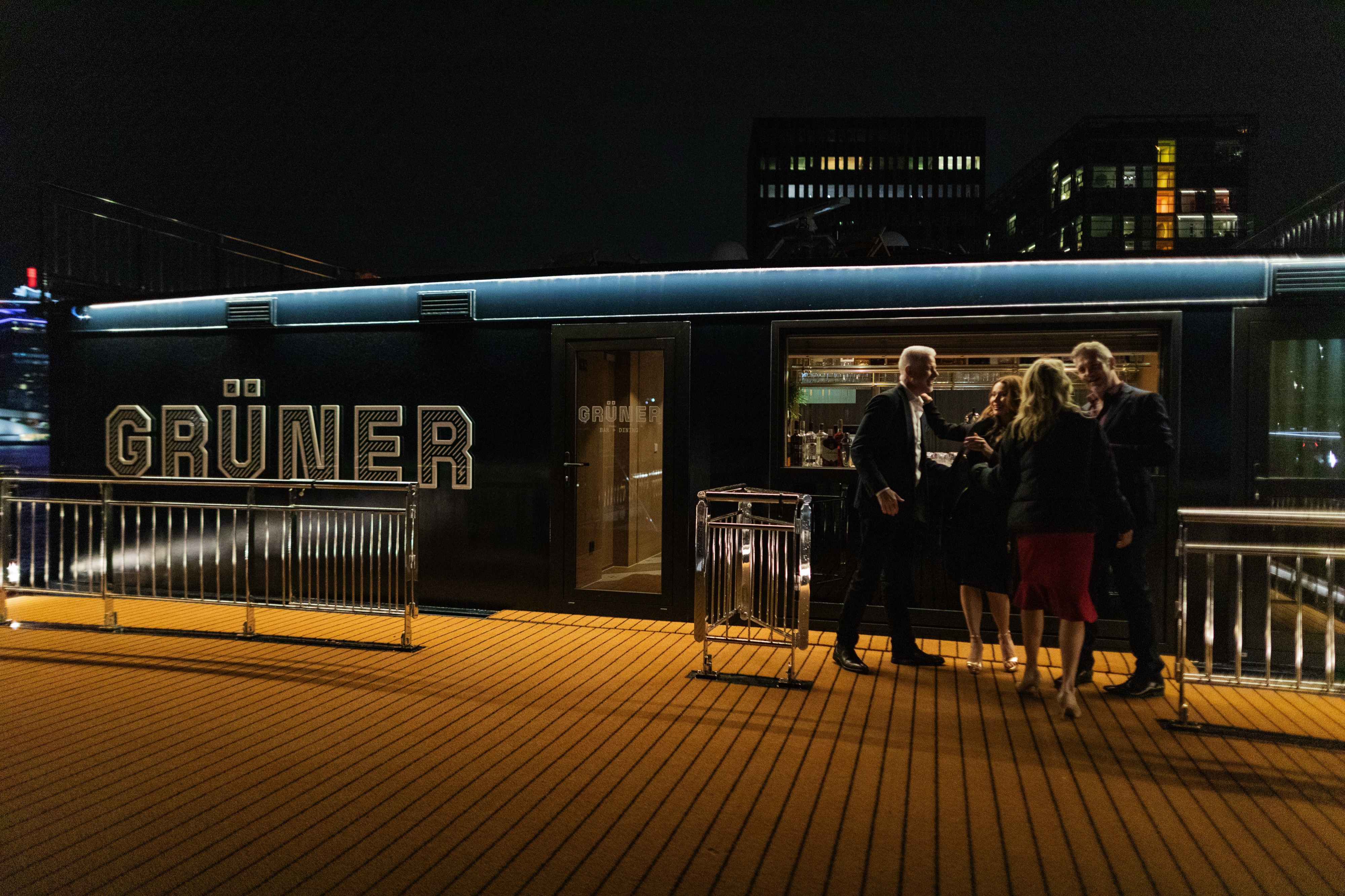 APT Solara - The Gruner Bar & Dining